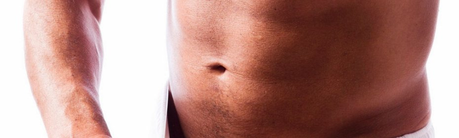 Un home agranda o pene cunha bomba de baleiro